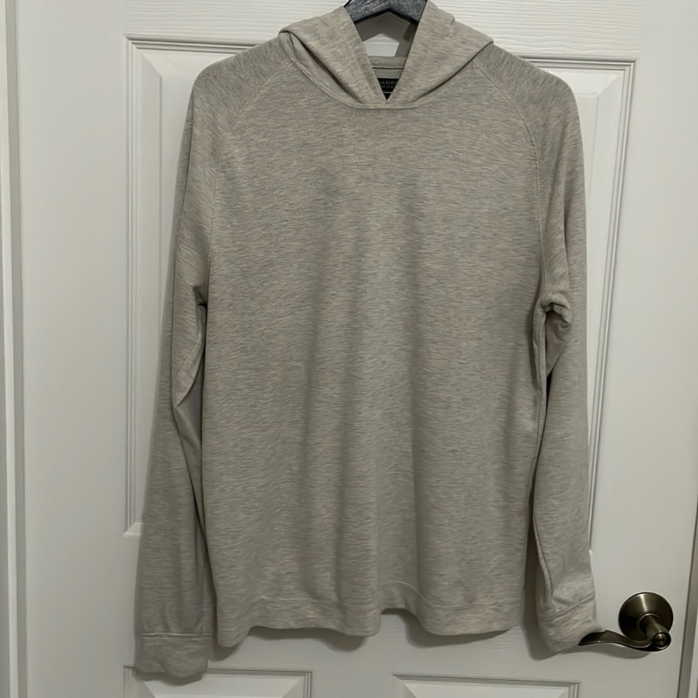 Banana Republic Men’s core temp hooded shirt in cream white